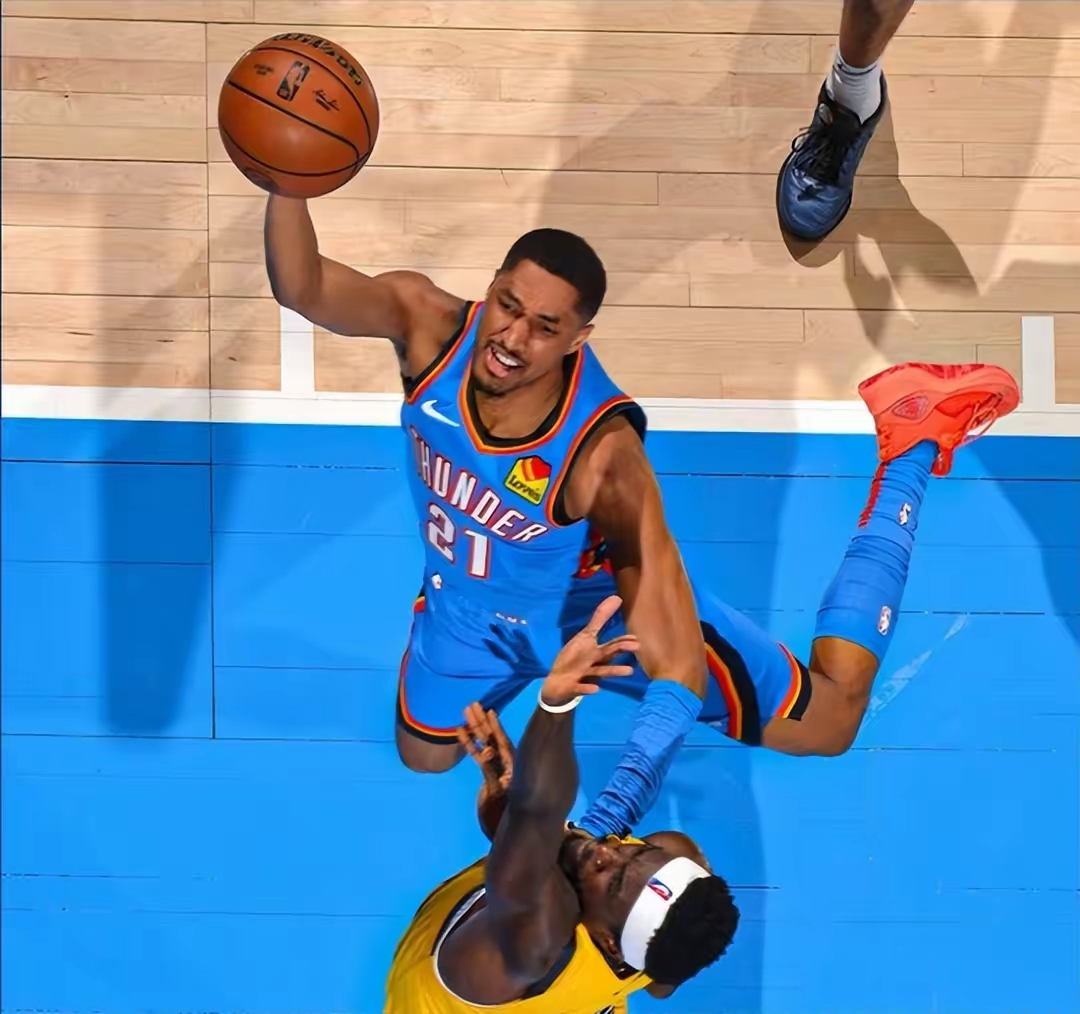 九游体育下载-NBA常规赛今夜走向成谜,西汉姆临场应变,球迷炸锅,年轻球员得到机会(西汉姆名人球迷)