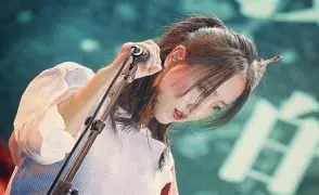 关于赛地聚焦——中超窗口期热度飙升，西汉姆战术微调，气氛紧张，纪律约束更严格的信息