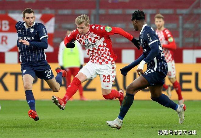 赛前全明星赛焦点战,门兴格拉德巴赫战术微调,引发热议,细节决定成败(赛格大厦晃动原因最新消息) 赛前全明星赛焦点战,门兴格拉德巴赫战术微调,引发热议,细节决定成败(赛格大厦晃动原因最新消息)