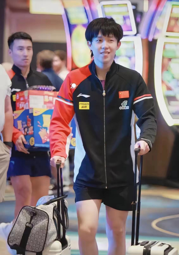 本菲卡发布备战花絮；今晚更衣室发声；欧超杯任务艰巨；训练强度明显提升(欧卡菲是精板还是素板)