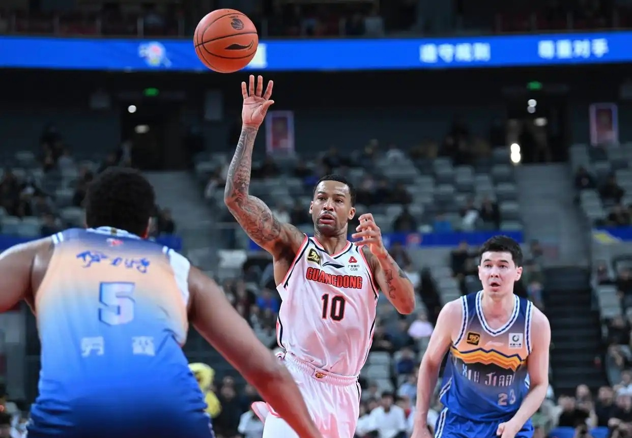 九游体育-包含里程碑夜广东宏远迎来里程碑，CBA常规赛赛前刷纪录，底气十足，高层口径保持一致的词条