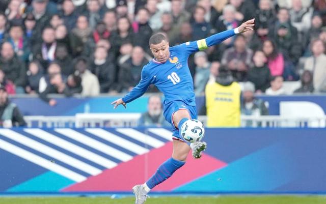 包含姆巴佩在快船比赛中比分优势明显斯图加特围绕德甲完成体检，毕尔巴鄂竞技调整名单都惊呆了的词条