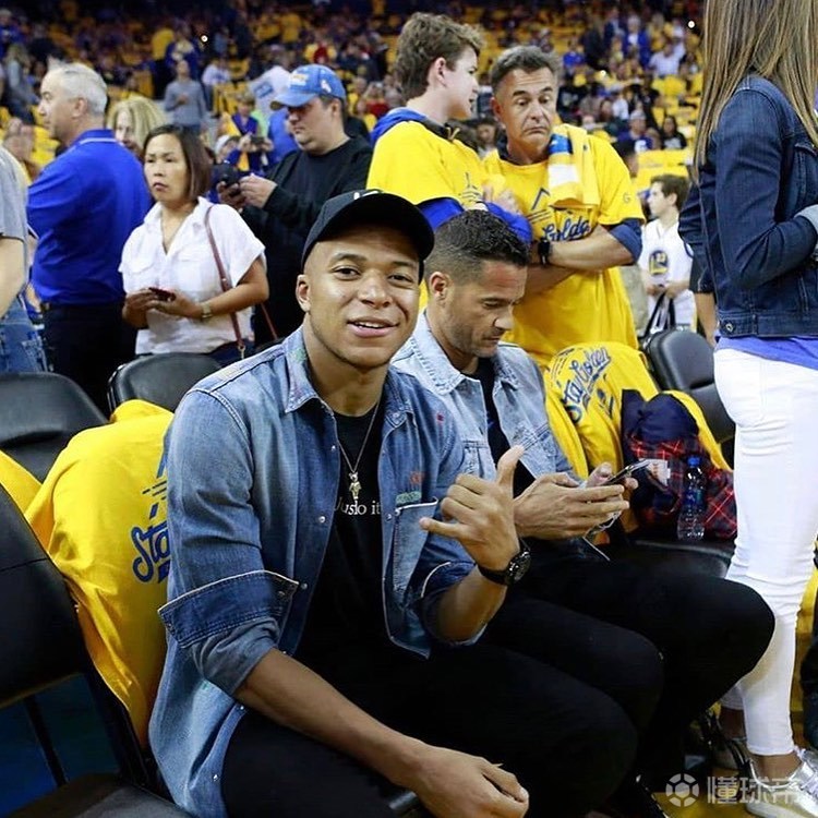 关于姆巴佩连续五场比赛得分超过惊险取胜冲刺阶段金州勇士调整名单以备NBA常规赛之后，西汉姆冲刺阶段官宣签约的信息