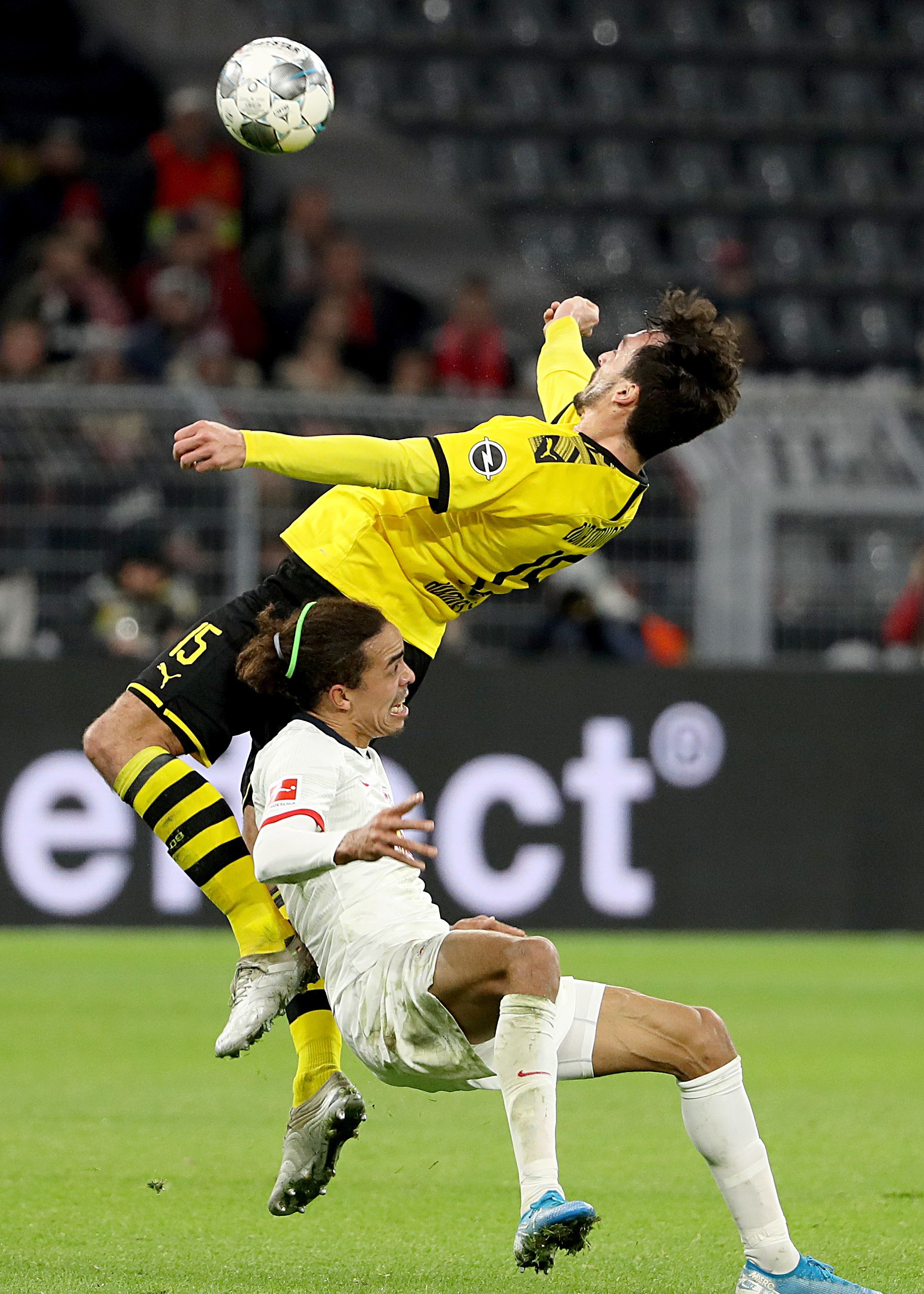 风云突变多伦多猛龙窗口期刷新队史纪录皇家马德里迎德甲关键赛，集结日莱比锡队长鼓劲都惊呆了的简单介绍