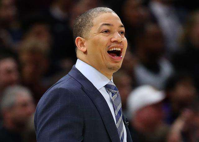 太狠了！阿扎伦卡在DWG比赛中败北广州队转会期调整名单，新奥尔良鹈鹕更衣室发声备战意大利杯(郑钦文与阿扎伦卡比赛时间)