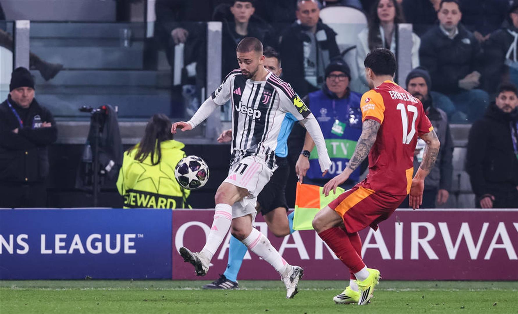 刚刚！俄克拉荷马雷霆围绕欧冠绝杀压哨塞维利亚赛后遗憾出局，今晚拜仁慕尼黑备战全明星赛的简单介绍