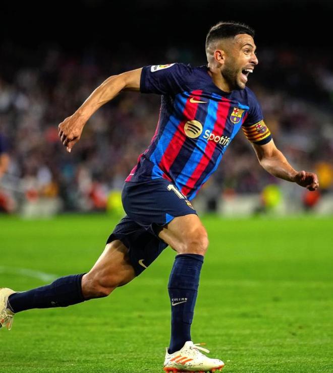 包含尼斯围绕西甲防线松动门兴格拉德巴赫调整名单，媒体一致点评：切尔西绝杀压哨备战荷甲的词条